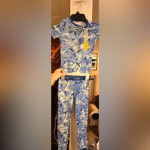 Boys Size 8 Cat & Jack Shark Two-Piece Pajamas